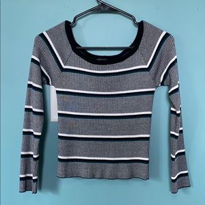 cropped long sleeve shirt